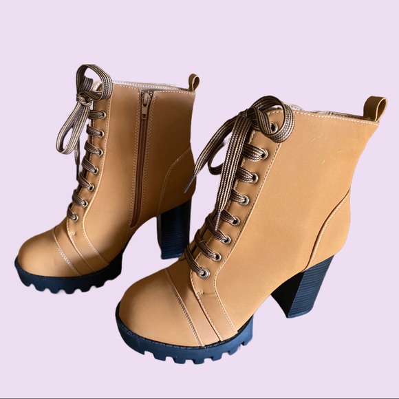 Brand New Boots - Picture 4 of 4